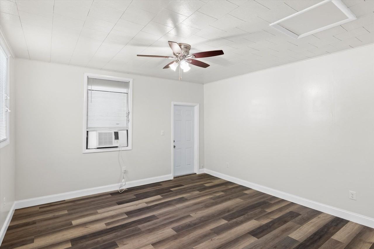 1127 Washington Street #4 - Photo 6 of 10