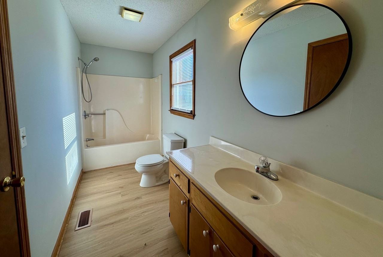 522 Walnut Street - Photo 4 of 14