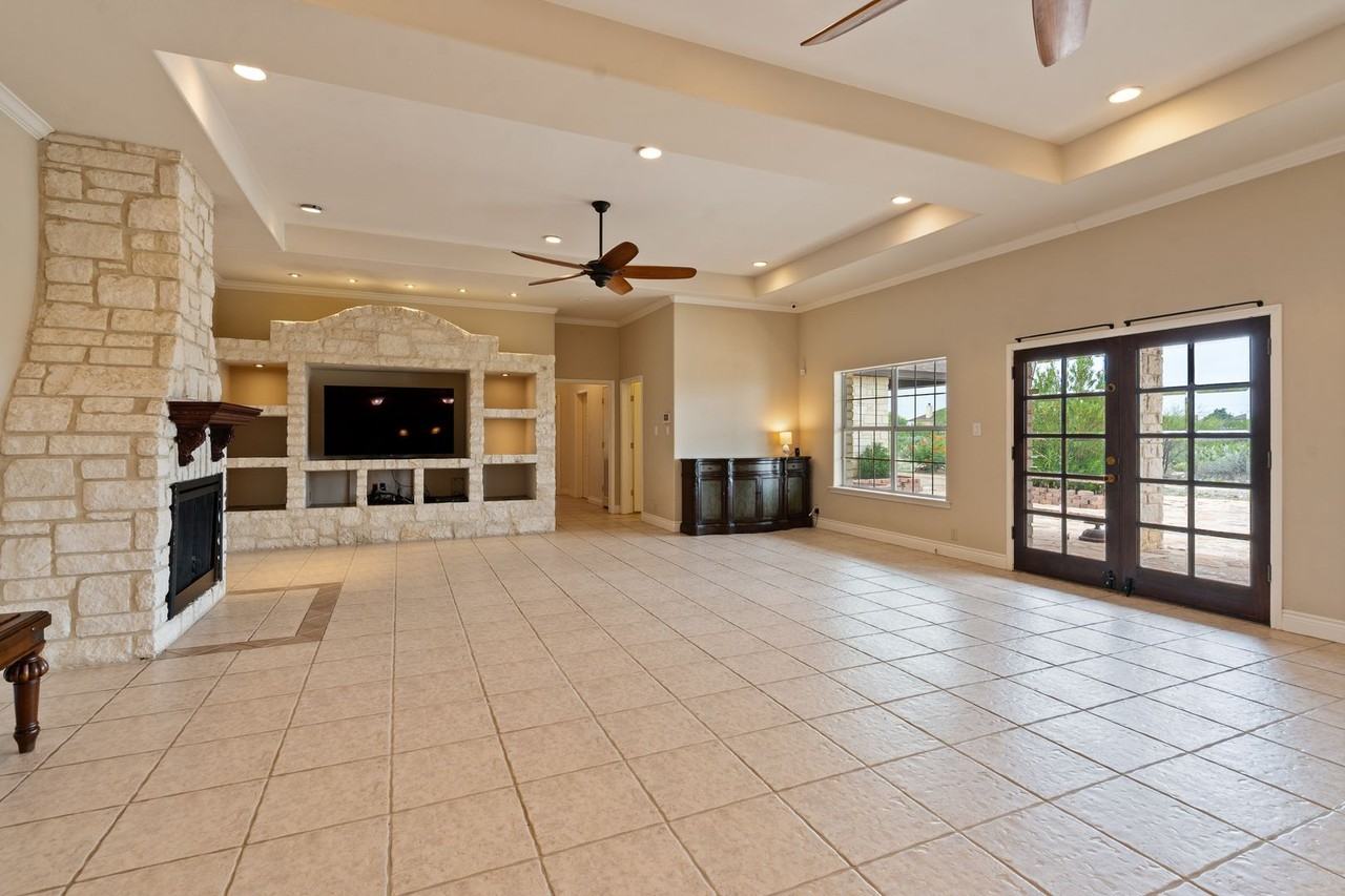 31 Running Deer Mdws - Photo 6 of 25