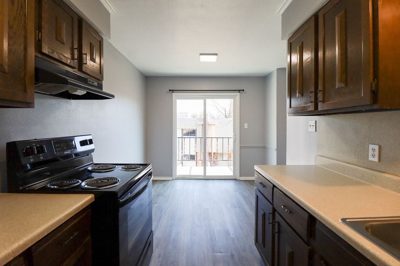 4311 East 68th Street #620 - Photo 7 of 21