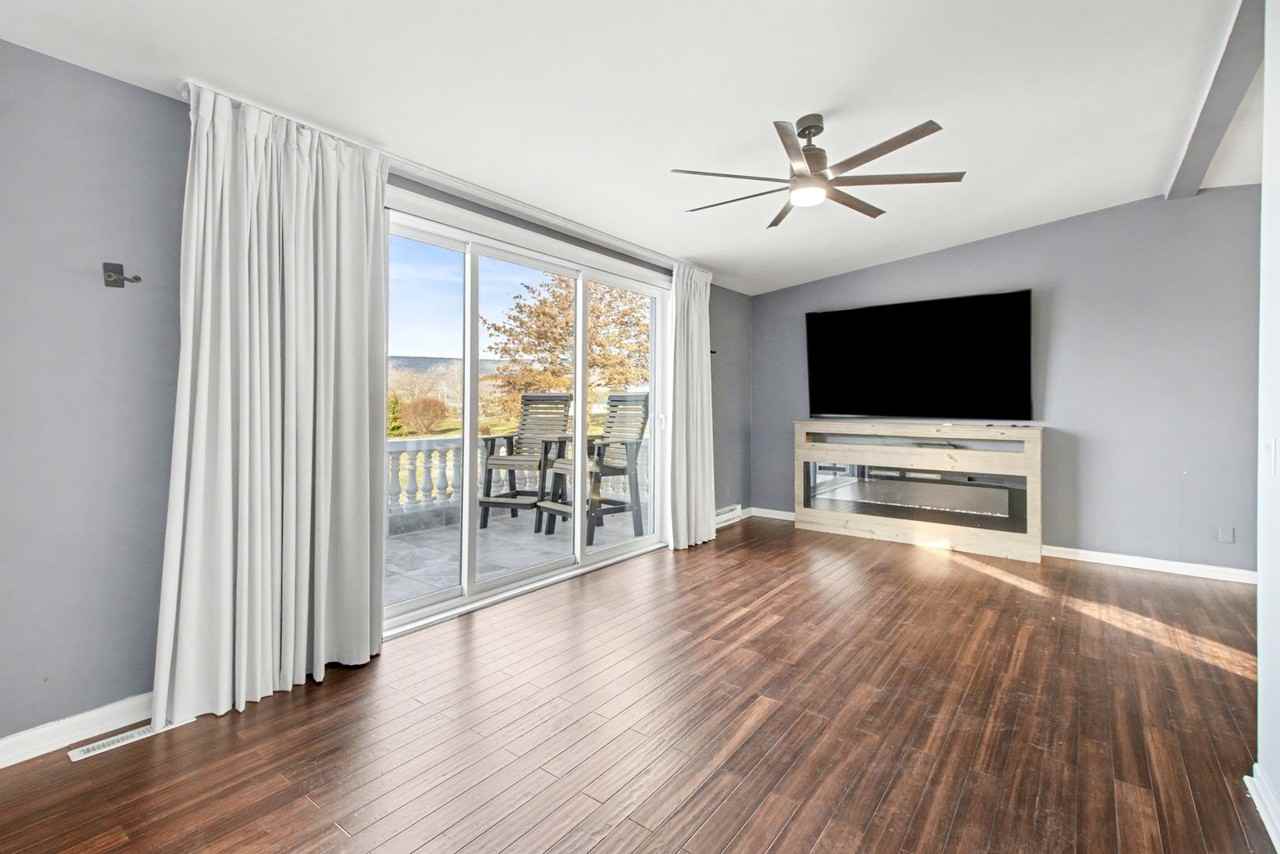 583 Grahams Woods Road - Photo 4 of 24