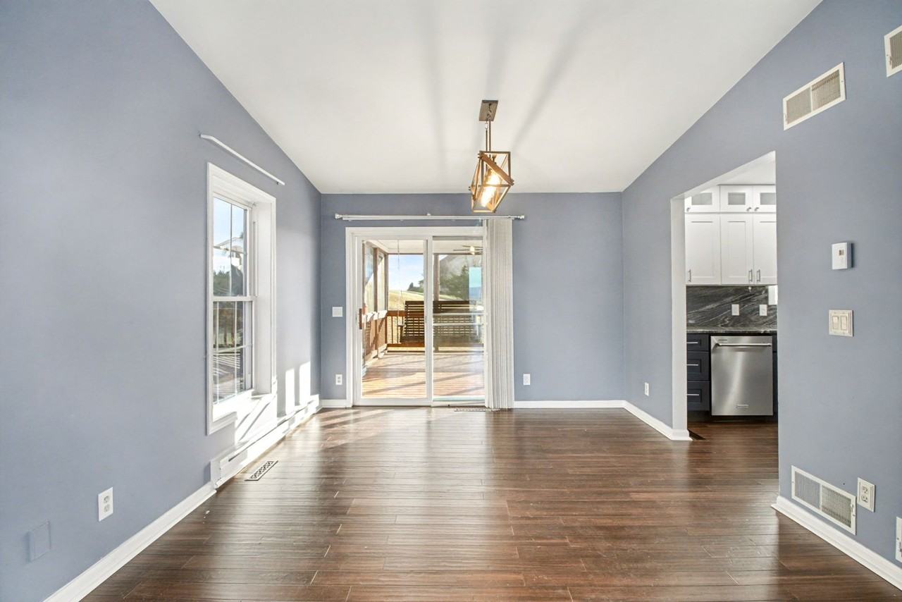 583 Grahams Woods Road - Photo 7 of 24