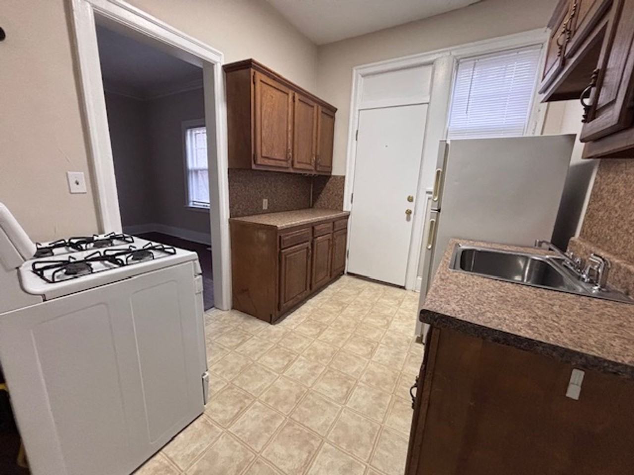 Casa Linda (108 S. 49th Ave.) - Photo 4 of 36