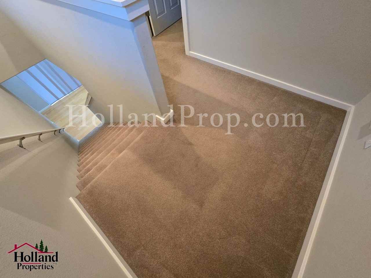 7135 Northeast Stonewater Street - Photo 7 of 18