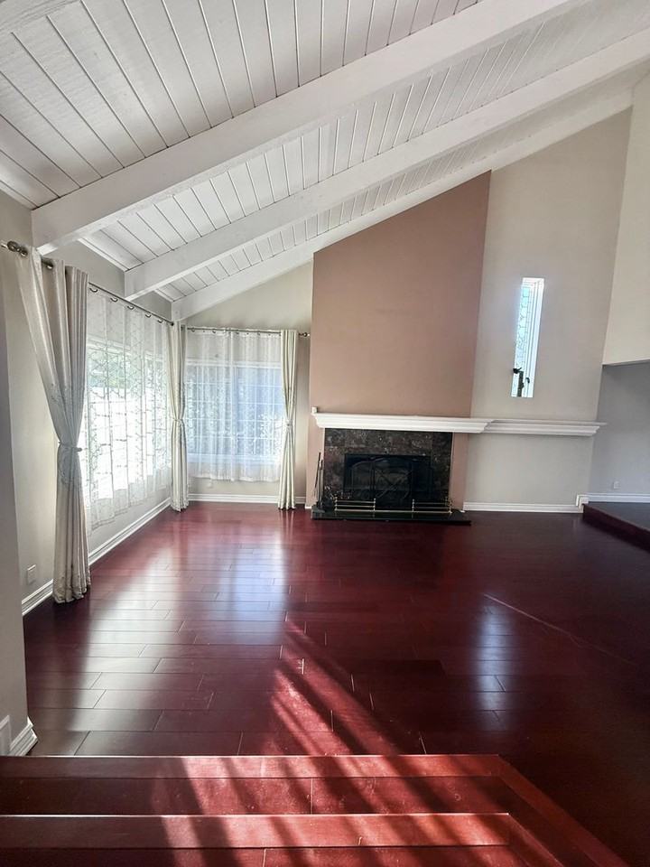 213 East Borromeo Avenue - Photo 3 of 32