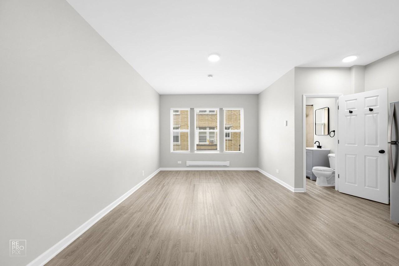 4901 S Drexel - Photo 7 of 14