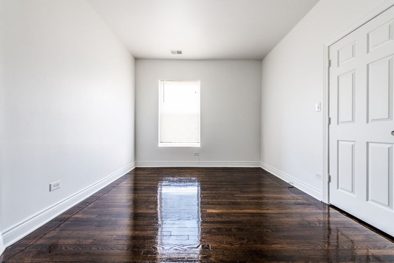 1030 E 47th - Photo 7 of 45