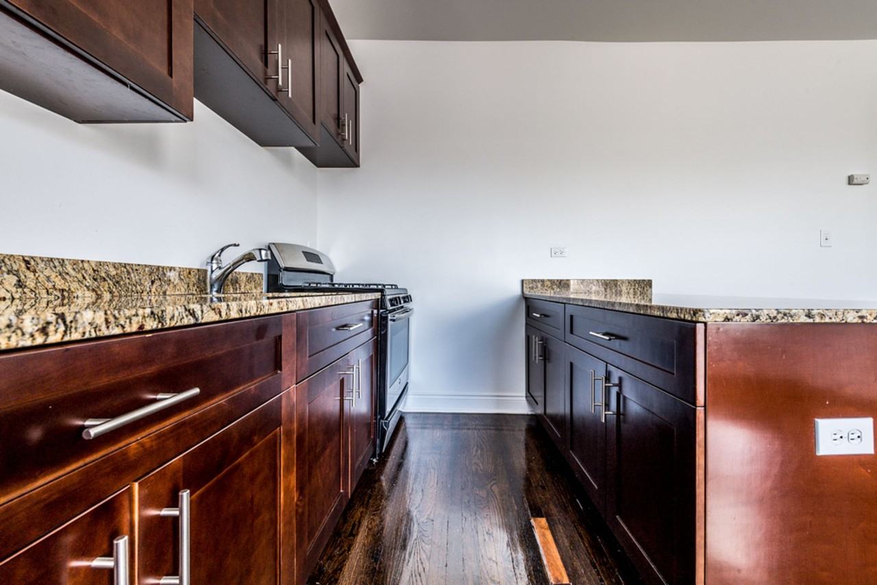 1030 E 47th - Photo 6 of 42