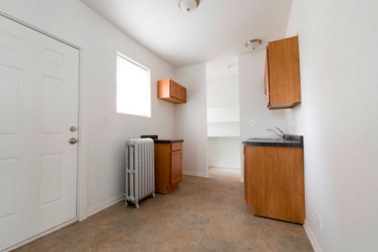 1010 S 2nd Ave Maywood, IL 60153 - Photo 3 of 40