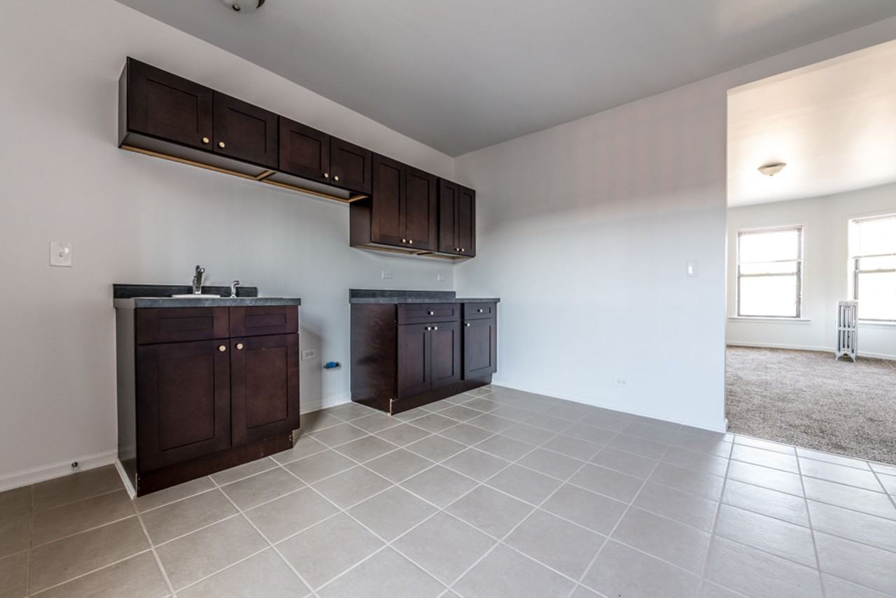 330 N Pine Ave Chicago, IL 60644 - Photo 2 of 16