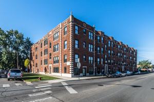 featured image of 330 N Pine Ave