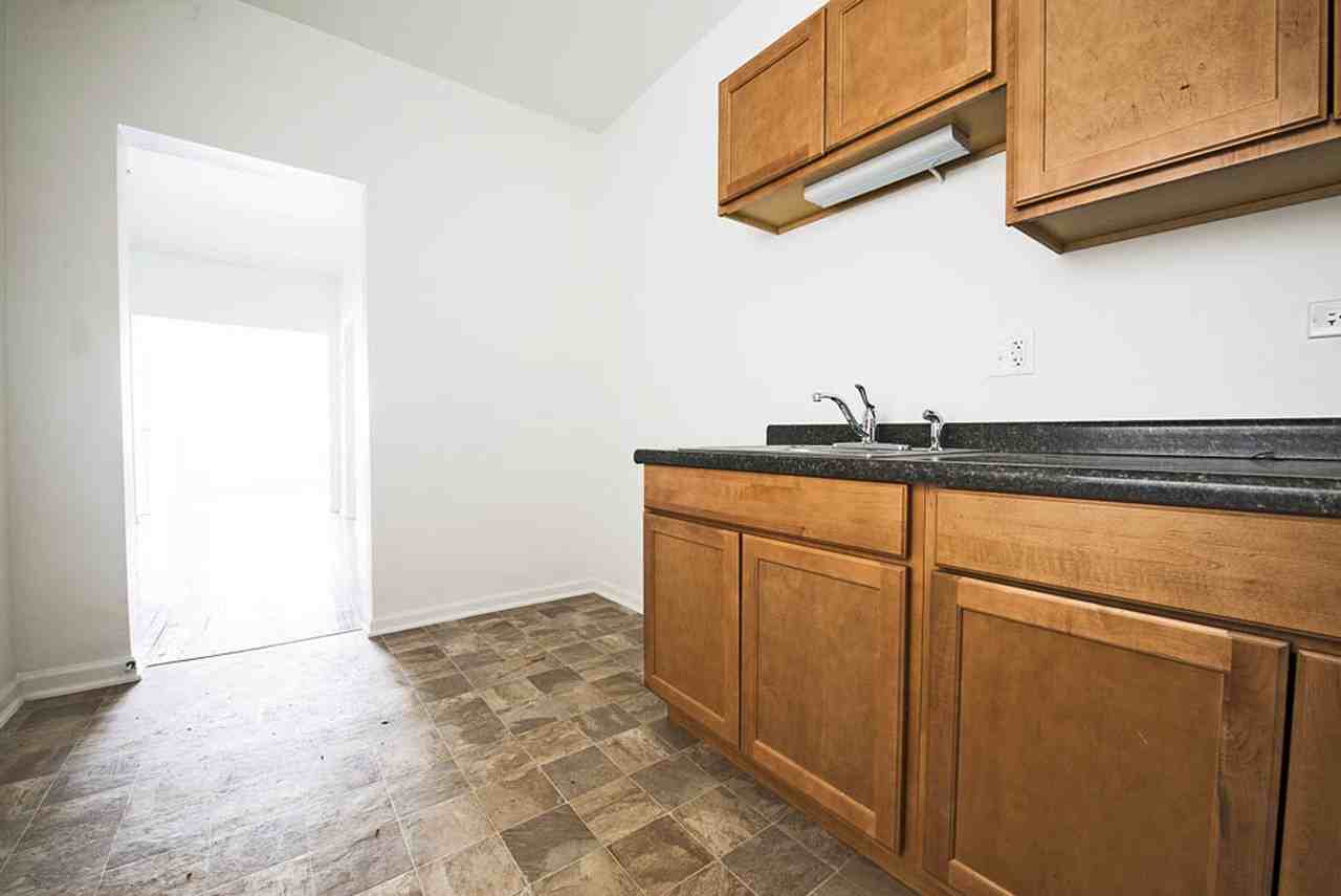 7254 S University Ave Chicago, IL 60619 - Photo 2 of 29