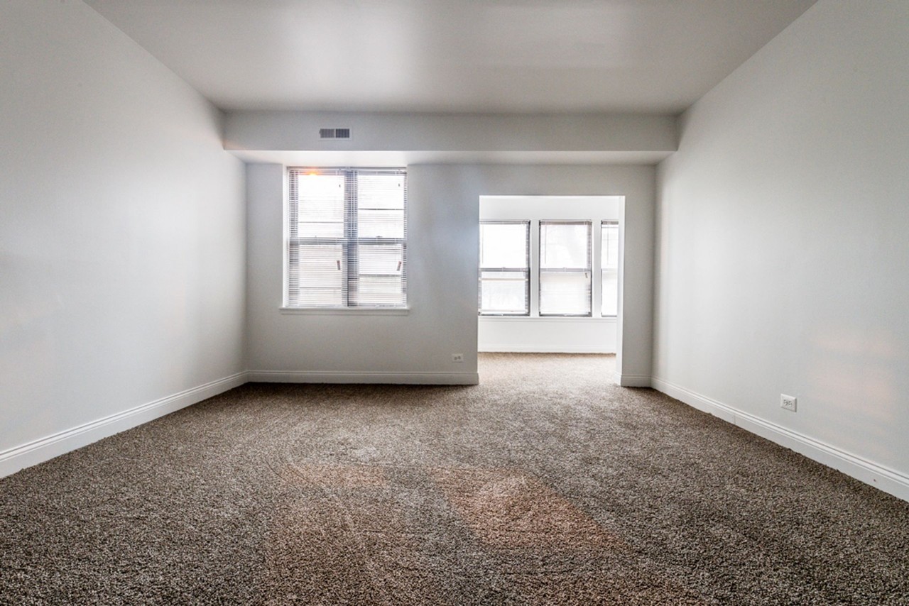 5046 S Champlain - Photo 4 of 26