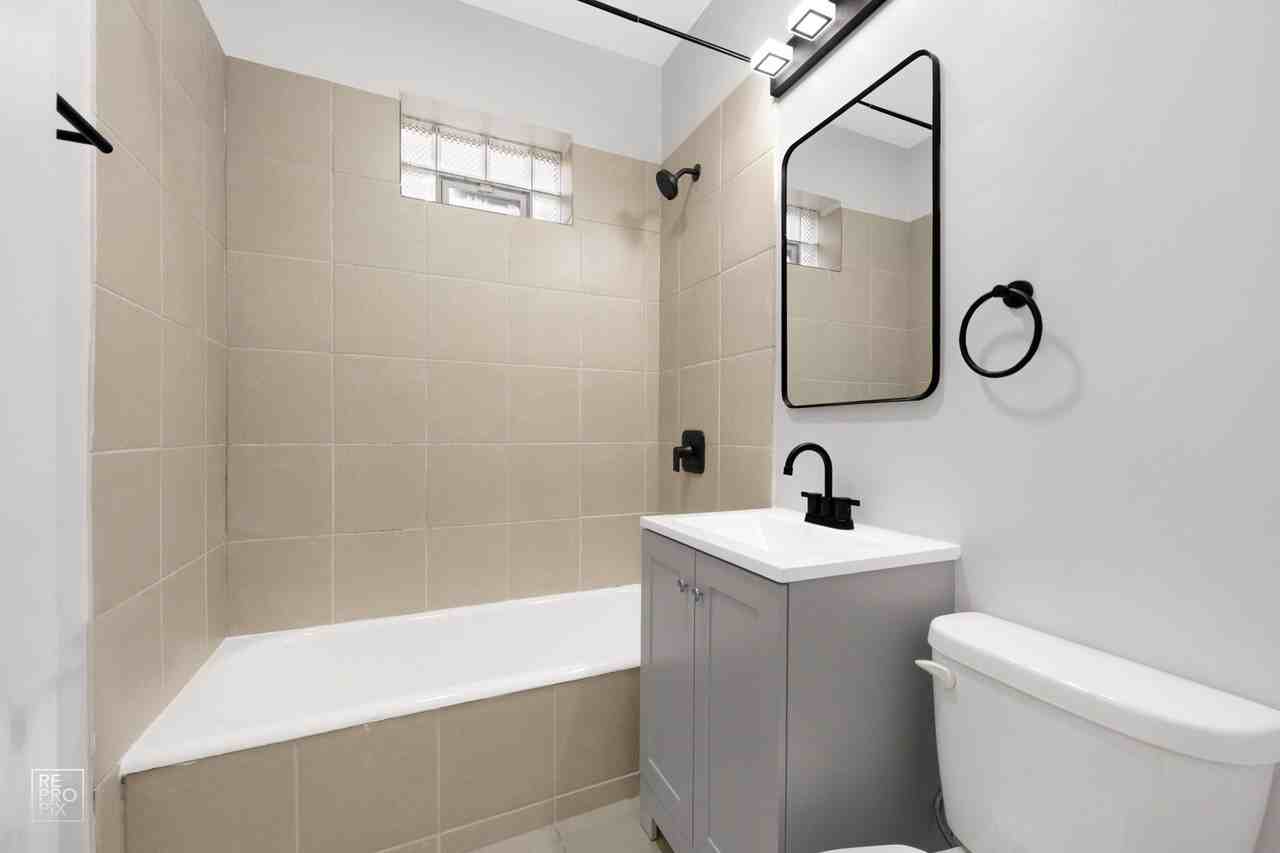 4720 S Drexel - Photo 7 of 15