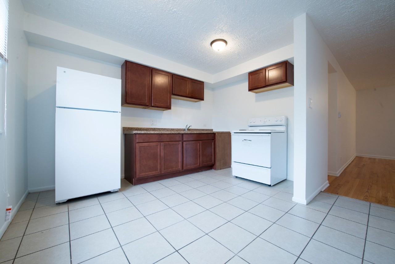 6022 S Indiana Ave - Photo 3 of 21