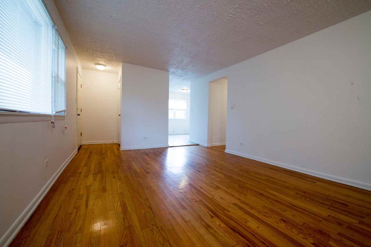 6022 S Indiana Ave - Photo 6 of 21