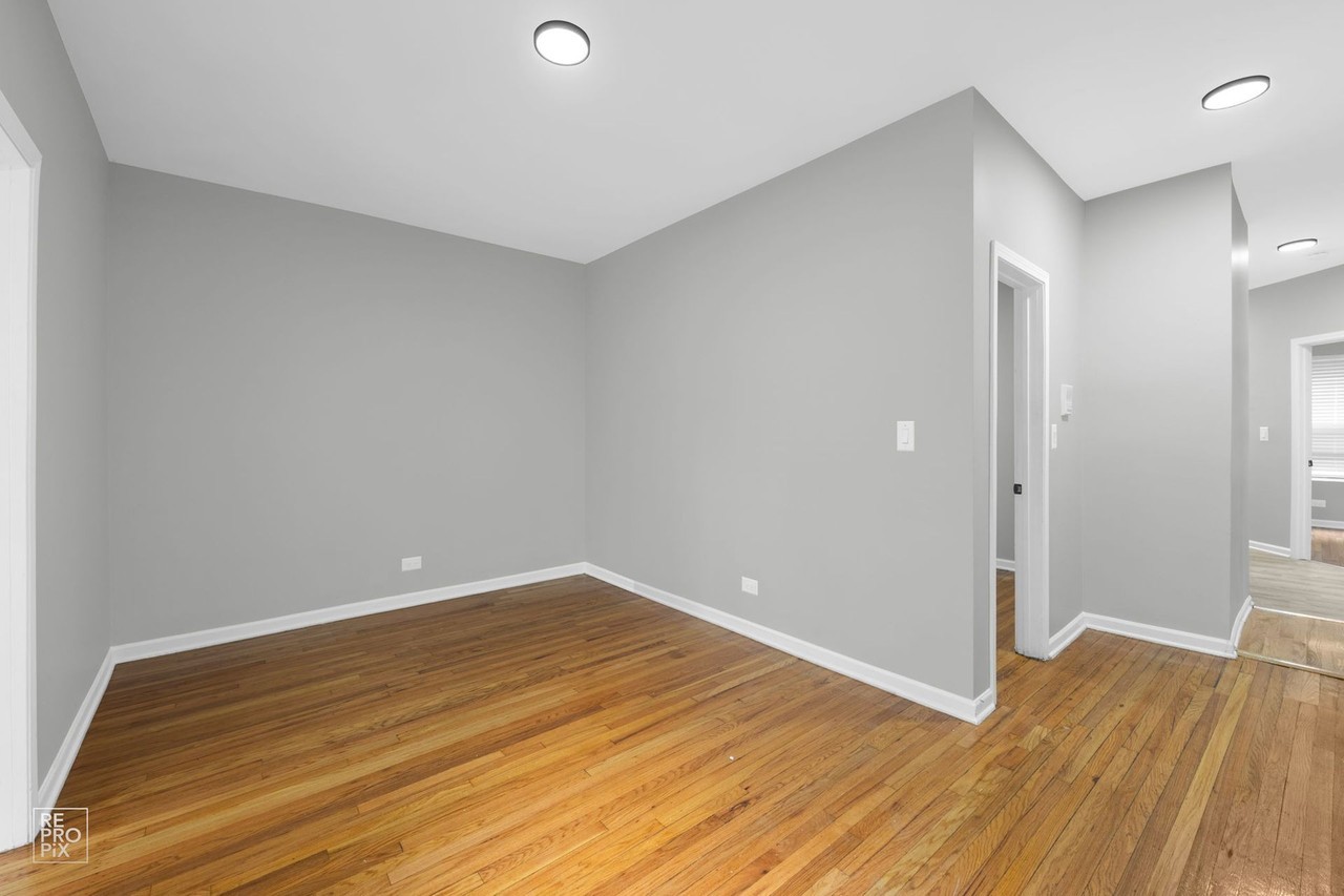 6101 S Langley - Photo 7 of 10