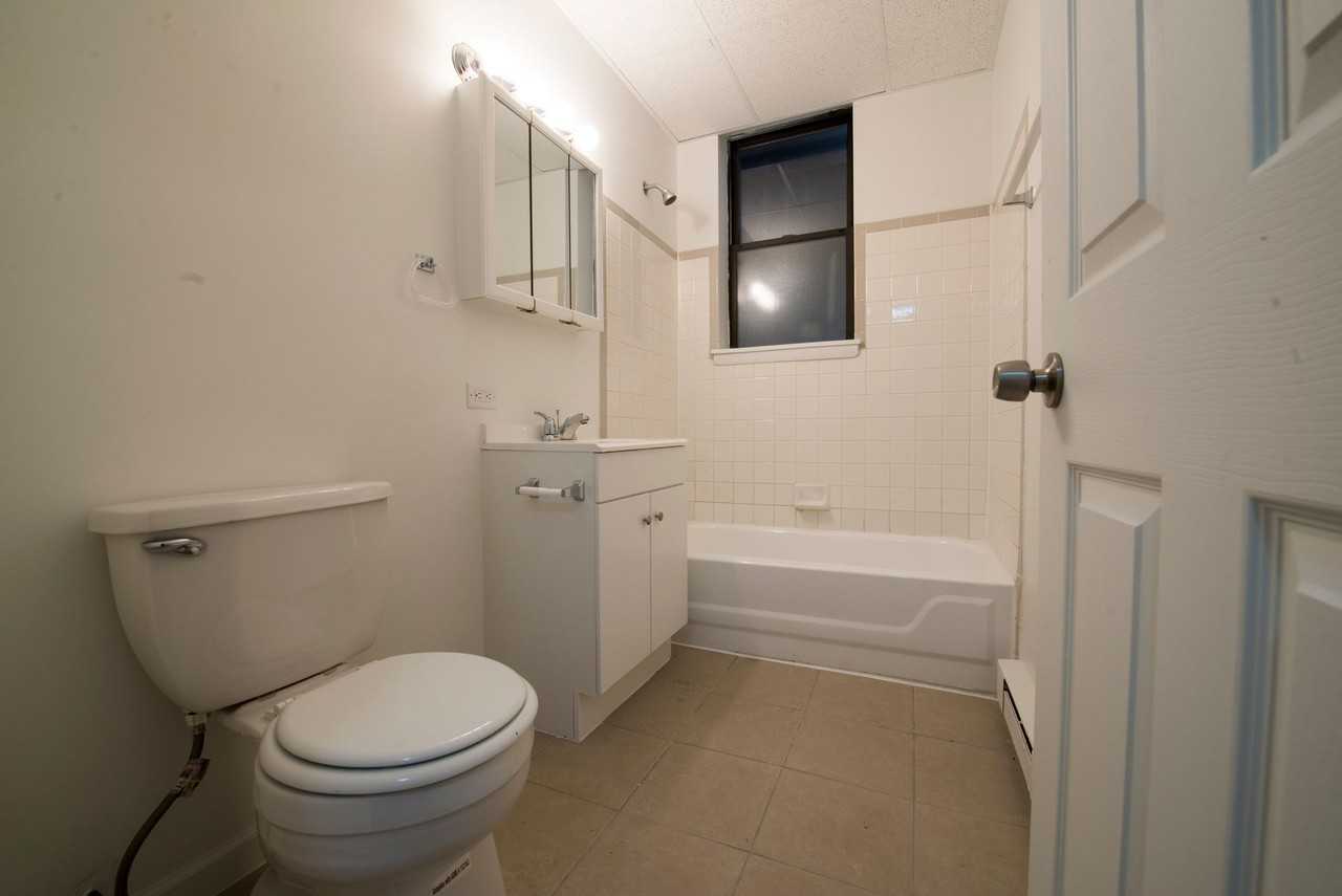 5130 S Dr Martin Luther King Jr Dr Chicago, IL 60615 - Photo 2 of 14