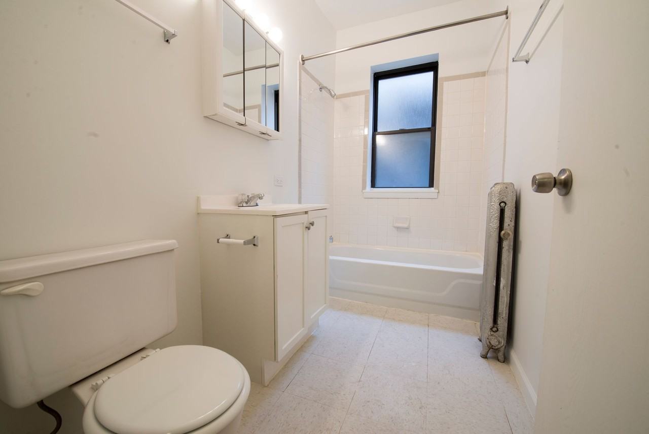 5130 S Dr Martin Luther King Jr Dr Chicago, IL 60615 - Photo 3 of 14