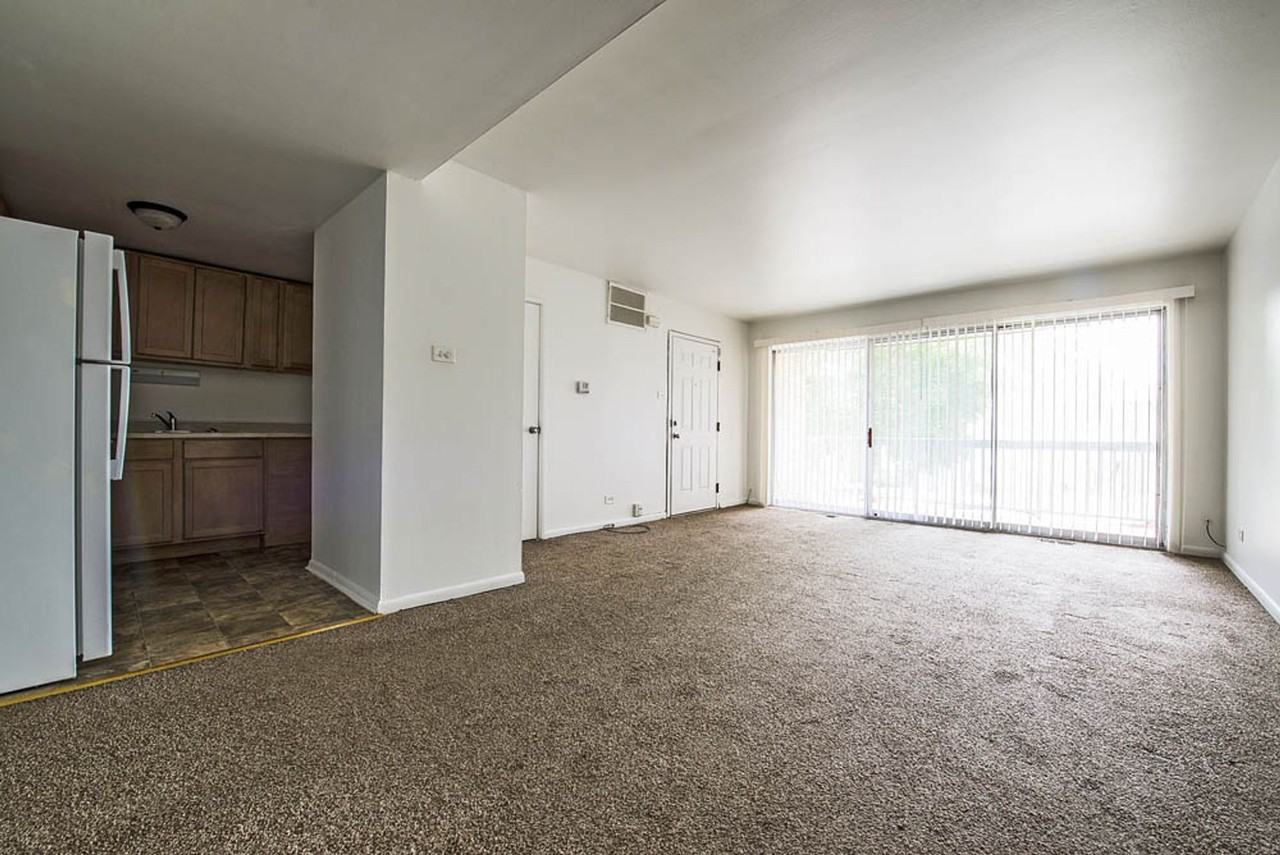 13905 S Clark - Photo 4 of 15