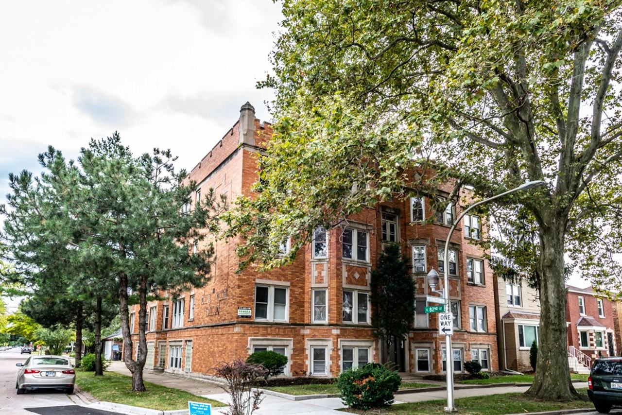 8201-8205 S Kingston Ave 2539-2541 E 82nd Street Chicago, IL 60617 - Photo 5 of 9