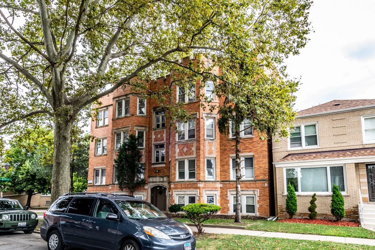 8201-8205 S Kingston Ave 2539-2541 E 82nd Street Chicago, IL 60617 - Photo 6 of 9