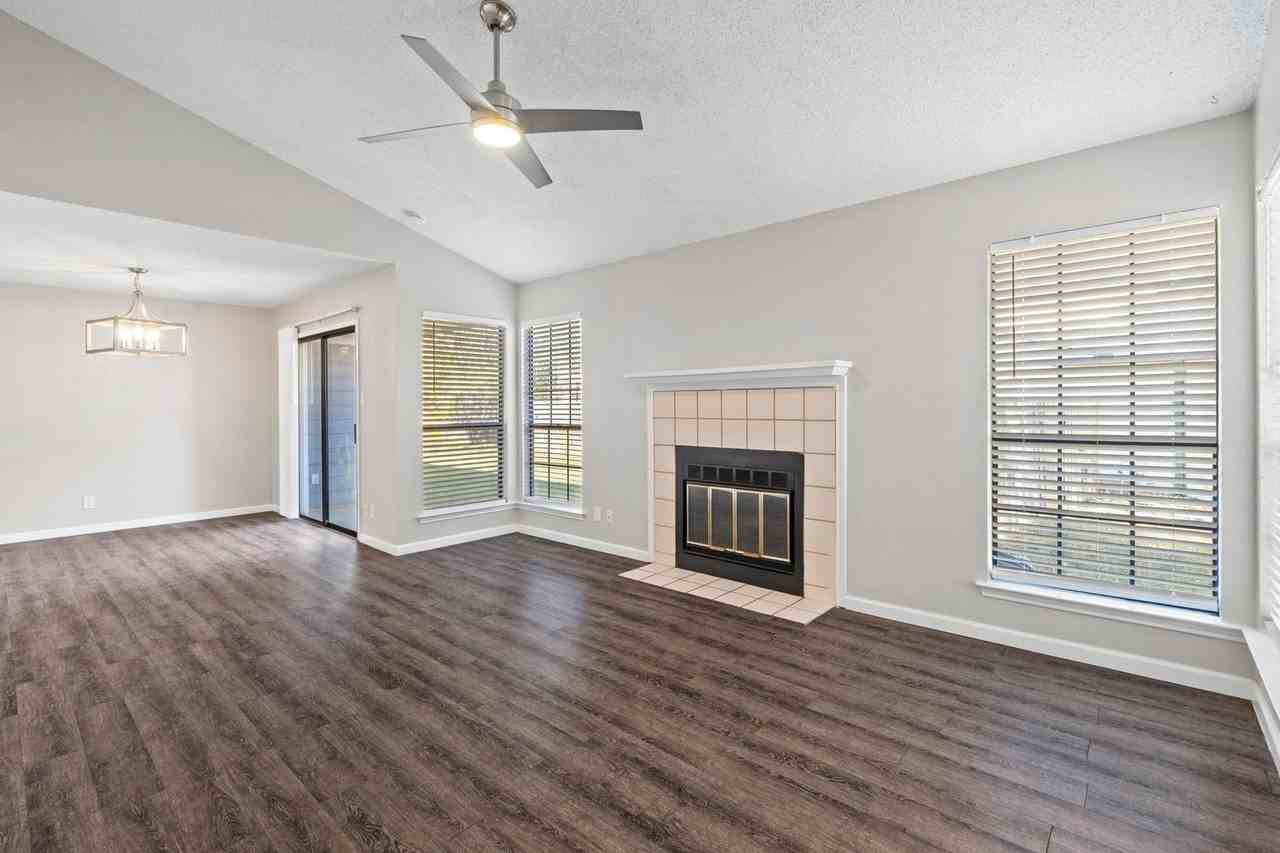 707 Brookside Pass - Photo 4 of 25