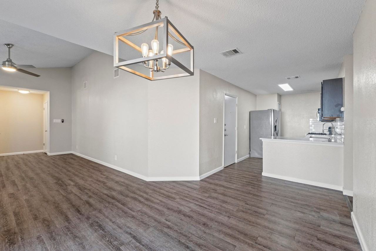 707 Brookside Pass - Photo 7 of 25