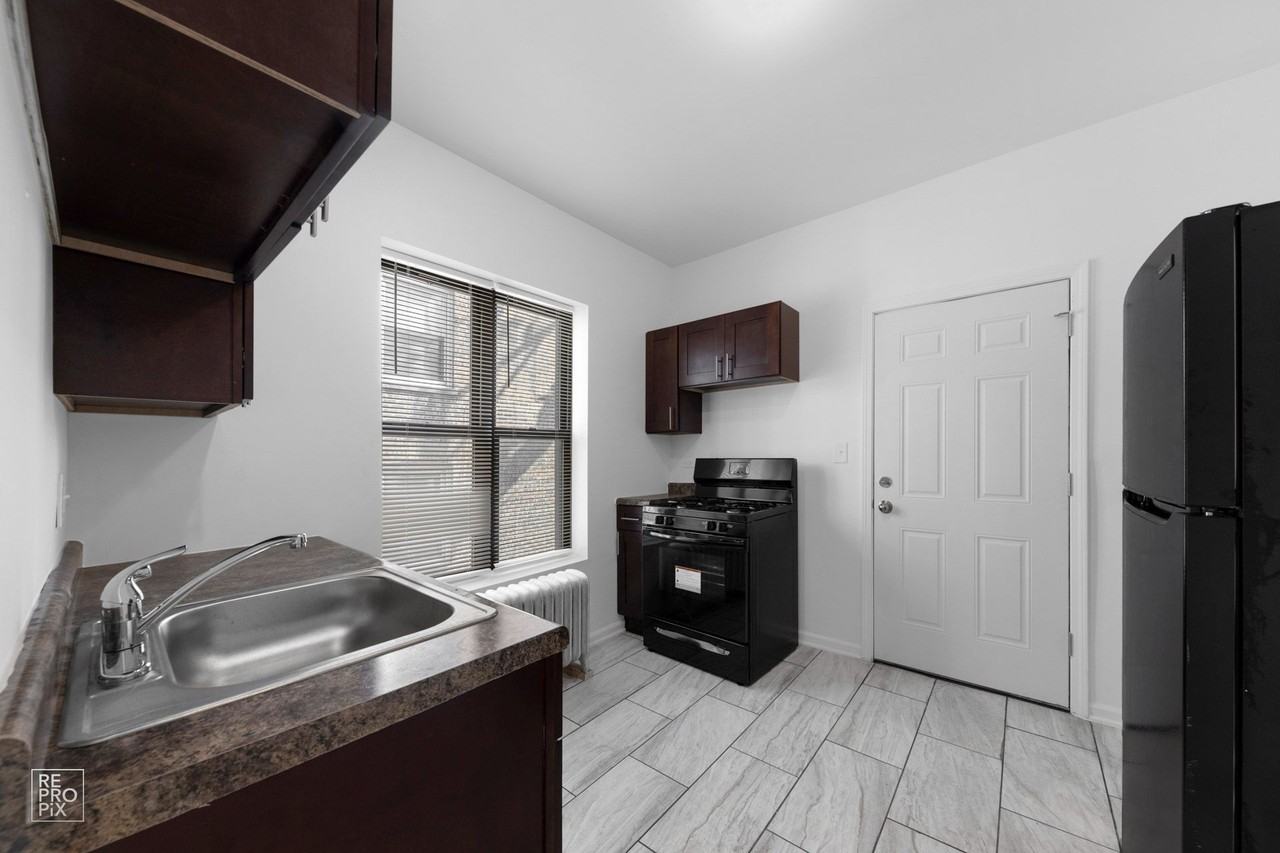 500-512 E 75th St Chicago, IL 60619 - Photo 2 of 11