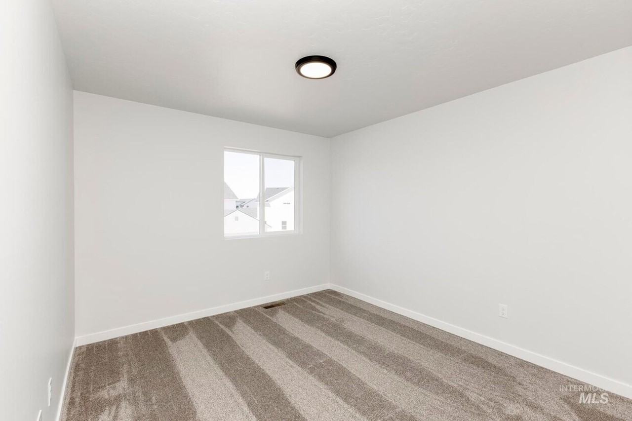 4391 North Magical Creek Avenue - Photo 7 of 18