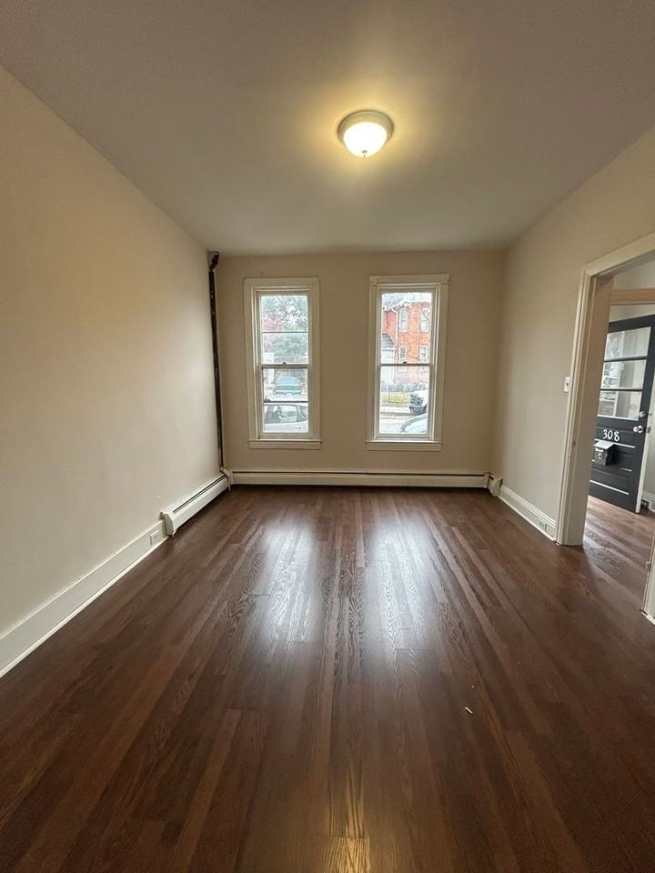 308 West North Street - Photo 3 of 14