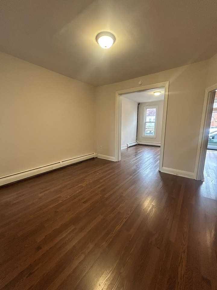 308 West North Street - Photo 5 of 14