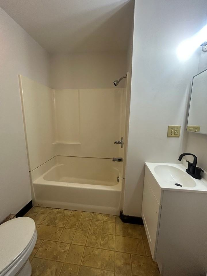 308 West North Street - Photo 7 of 14