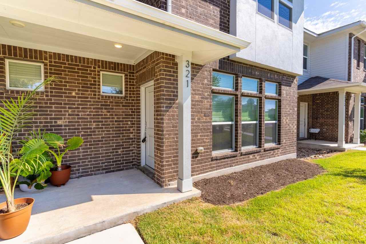 605 West South Street #321 - Photo 2 of 18