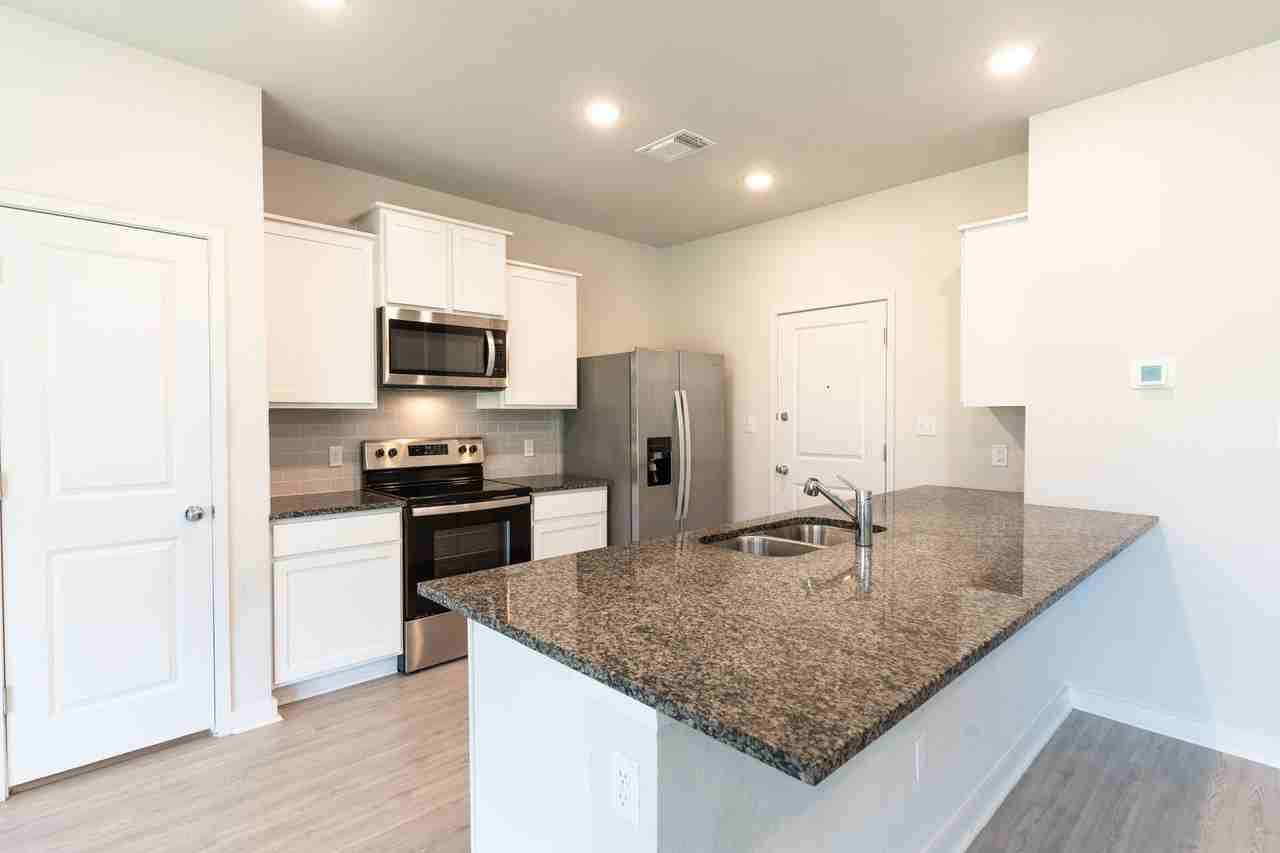 605 West South Street #321 - Photo 5 of 18