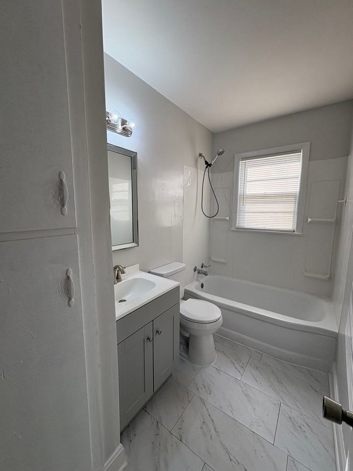 429 Gary Avenue - Photo 4 of 7