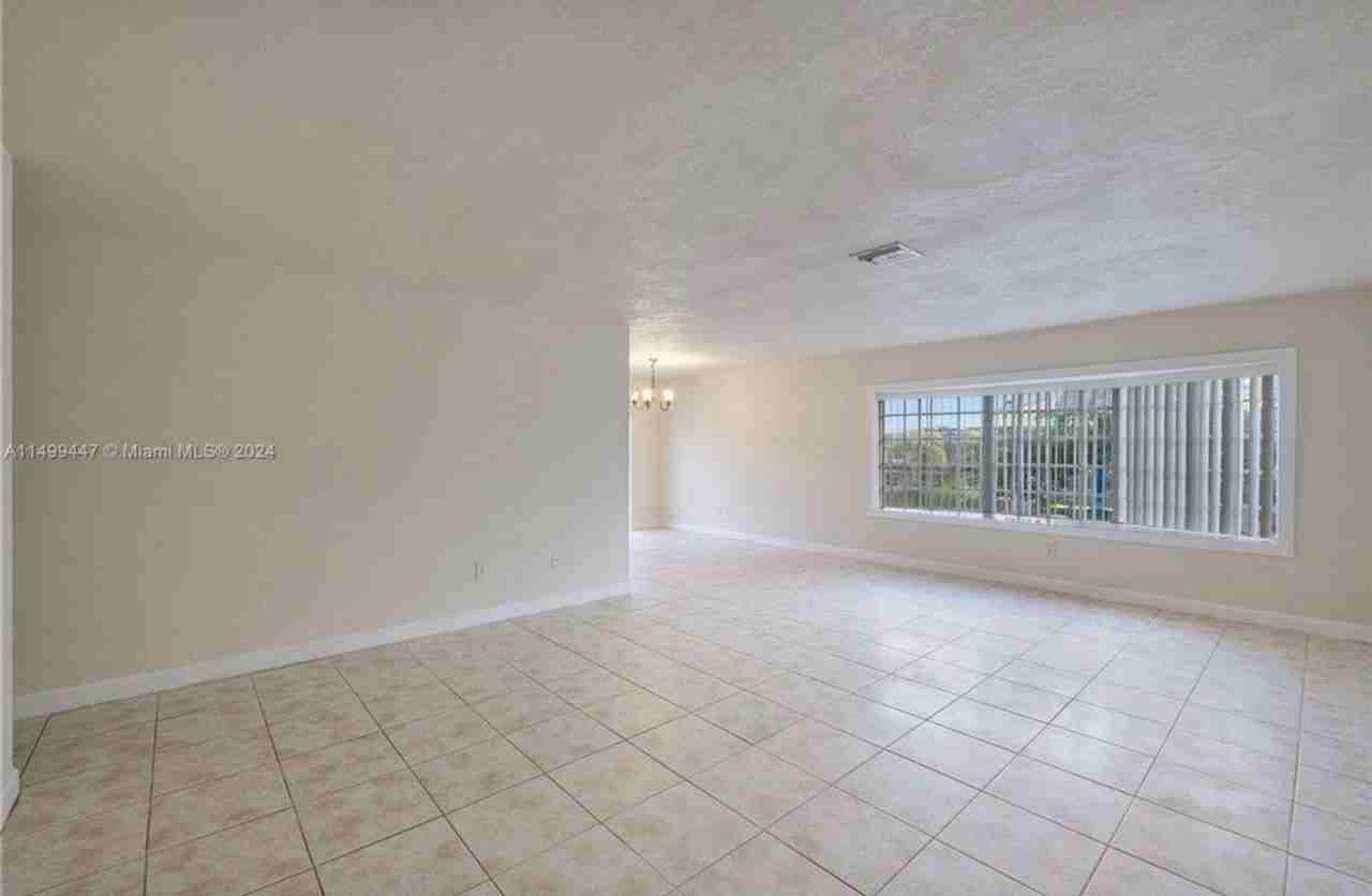 1801 Northwest 54th Terrace - Photo 5 of 15