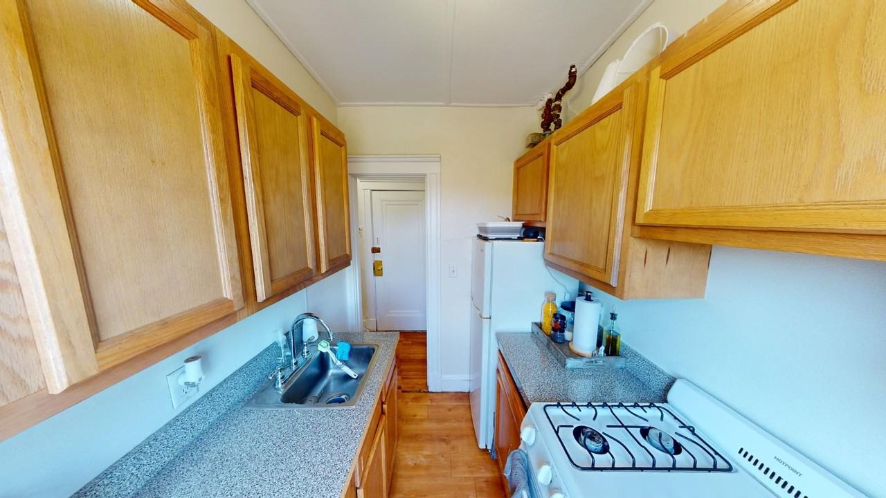 1174 Boylston St - Photo 3 of 8