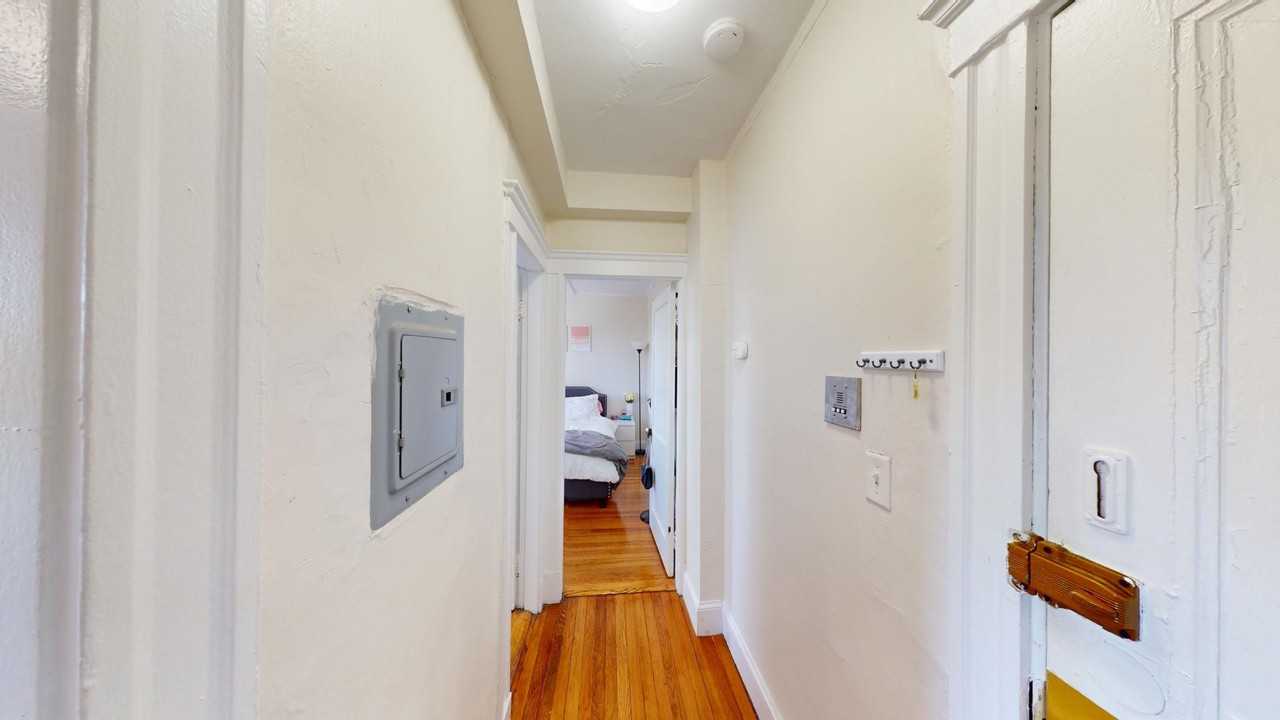 1174 Boylston St - Photo 4 of 8