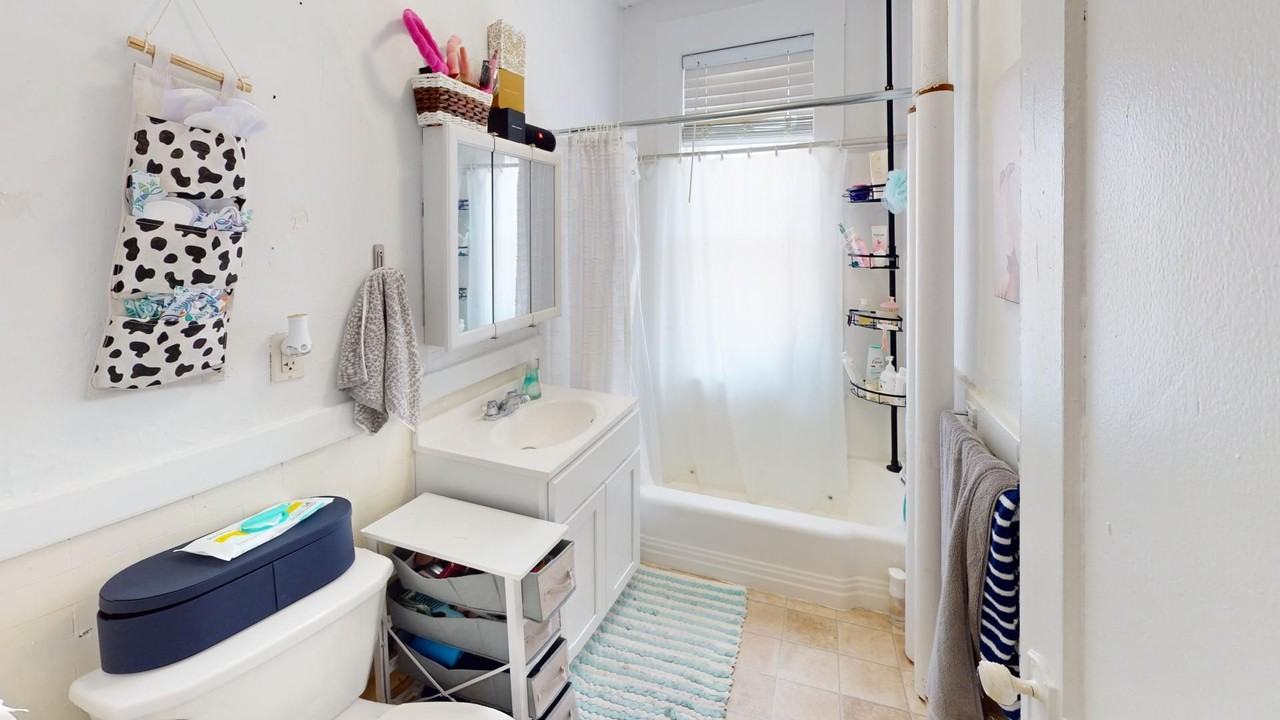 1174 Boylston St - Photo 6 of 8