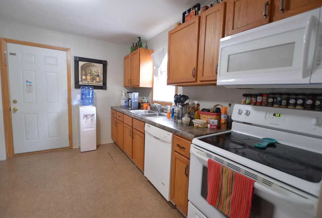 216 North Lloyd Street - Photo 6 of 13