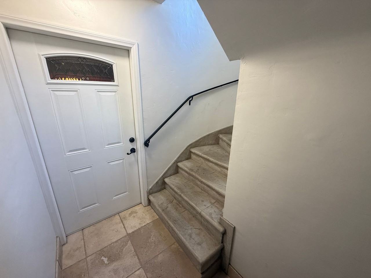 11924 Magnolia Boulevard - Photo 3 of 11