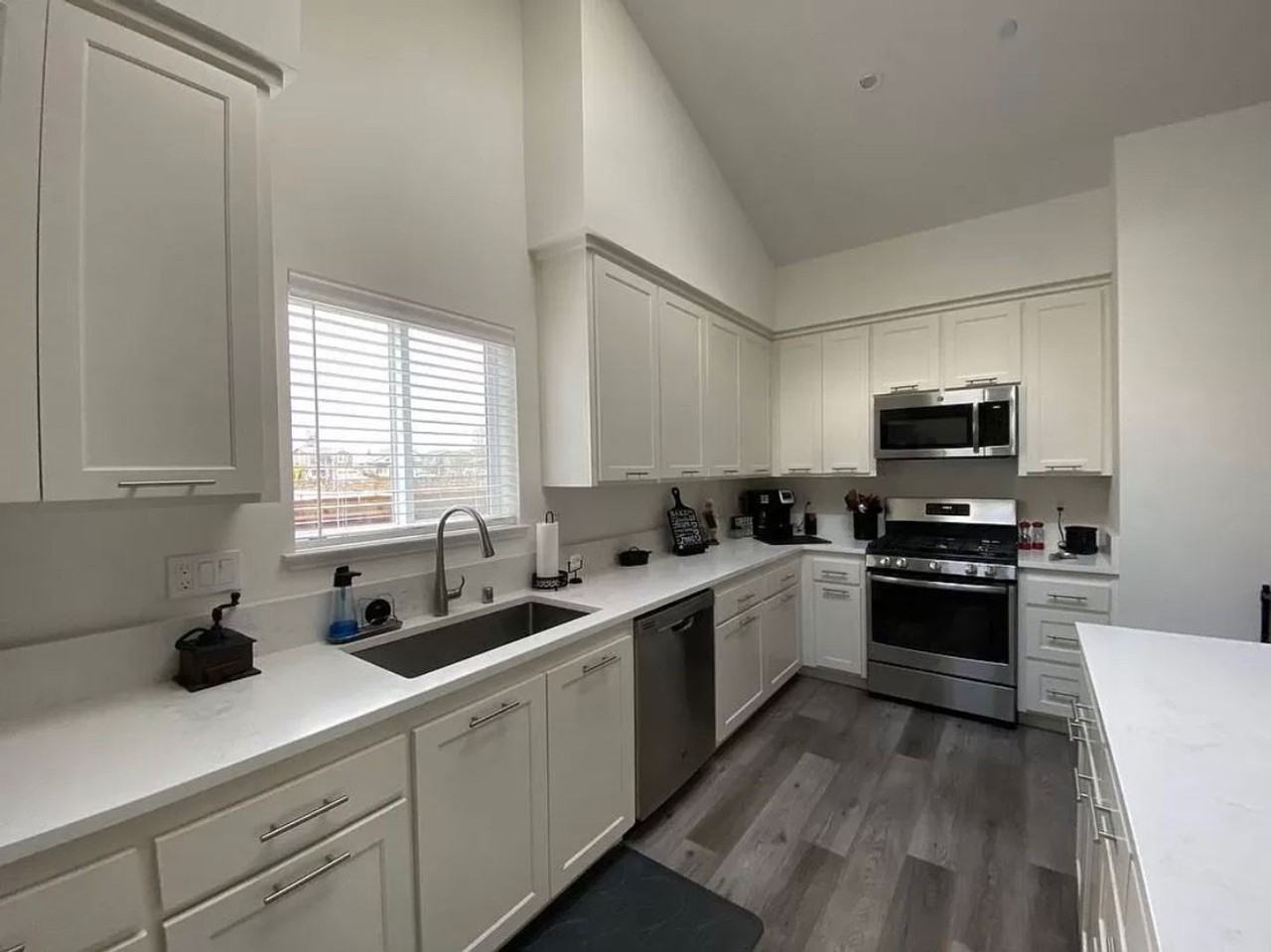 3622 Coffey Lane - Photo 2 of 19