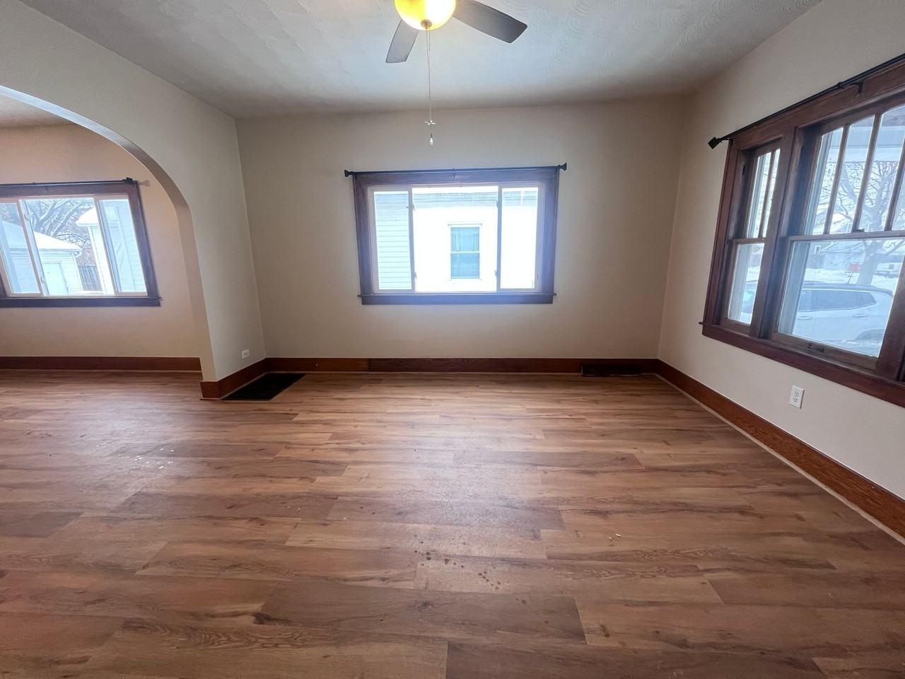 223 Marion Ave Sw - Photo 7 of 28