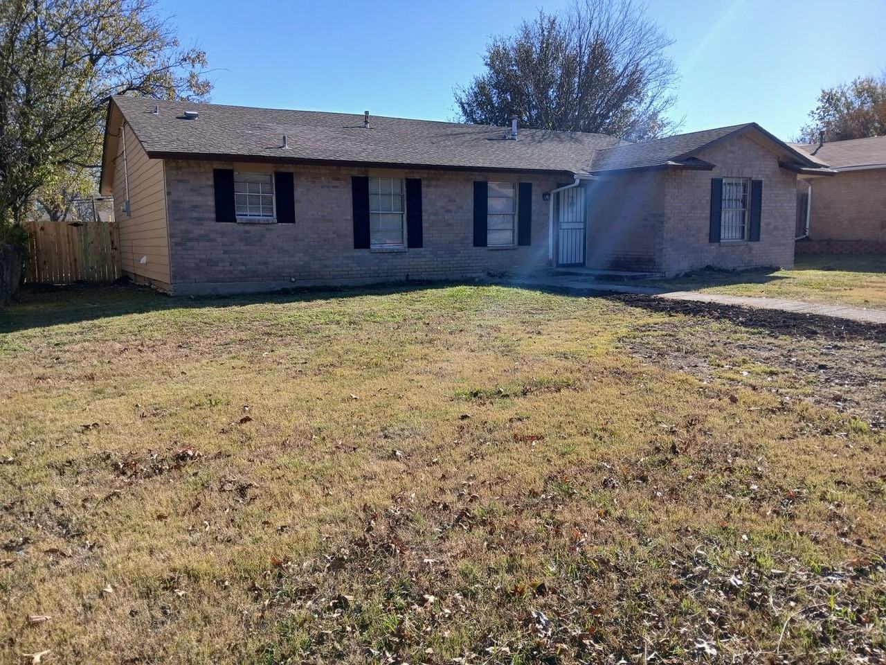 7840 Mirage Valley Drive - Photo 6 of 41