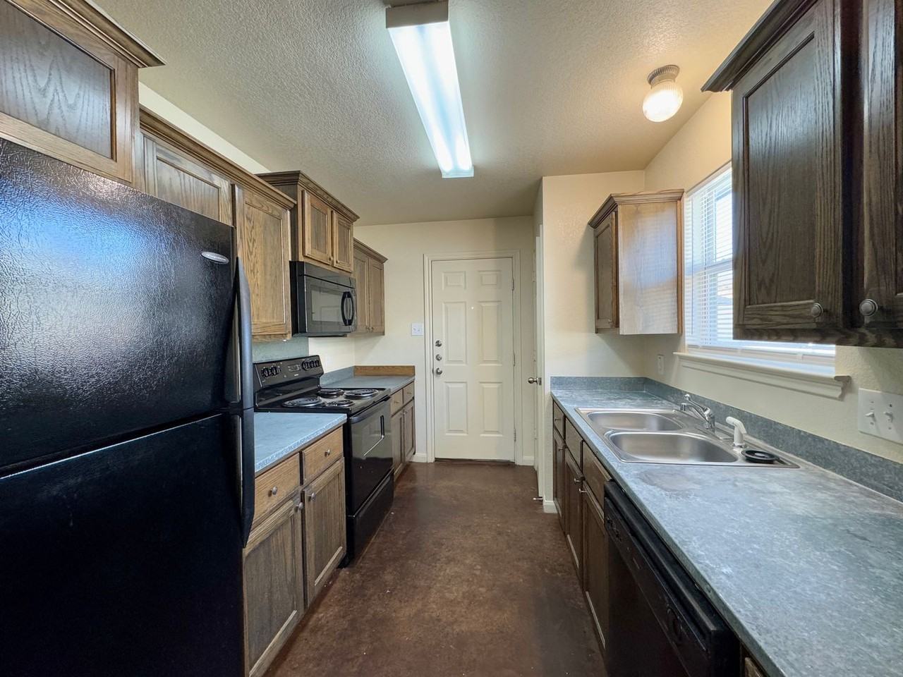 1311 Chapel Creek Drive - Photo 5 of 12