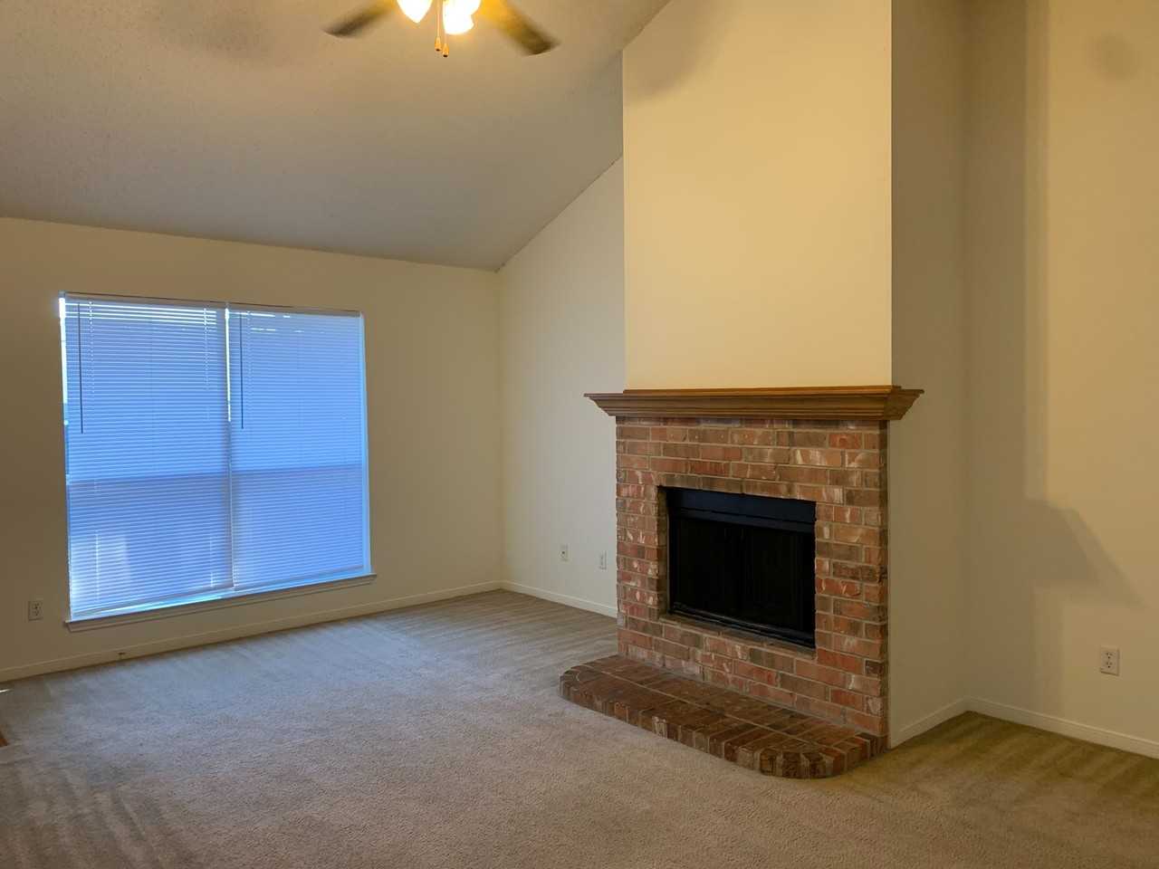 636 Park Place Drive - Photo 5 of 11