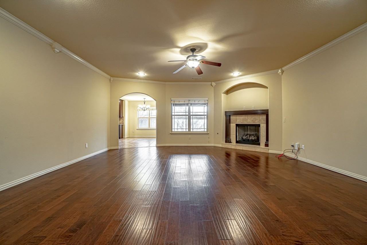 2005 Southwest Birch Street - Photo 3 of 14