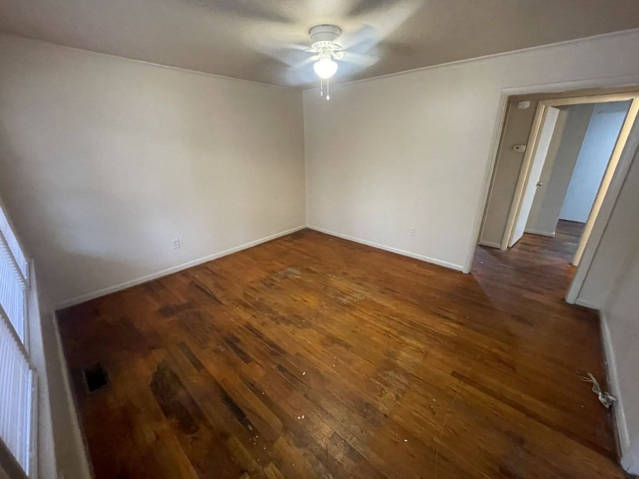 429 Rose Lane - Photo 3 of 13