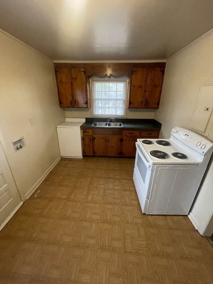 429 Rose Lane - Photo 6 of 13